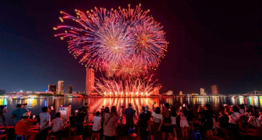 Đà Nẵng bùng nổ quan tâm từ du khách Mỹ sau chuyến ghé thăm của Bill Gates