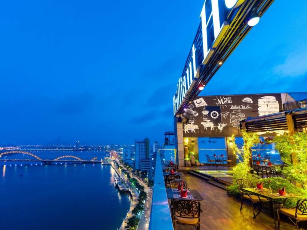 the-brilliant-top-bar-quan-cafe-rooftop-sang-trong-ben-song-han

