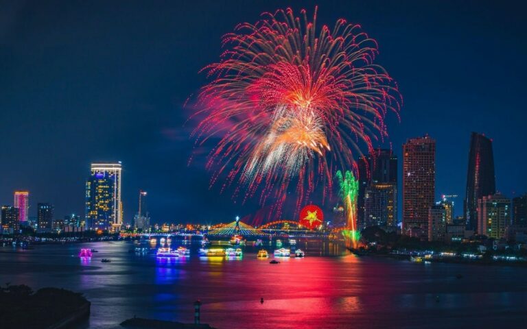 Tinh hoa văn hóa Á – Âu hội tụ trong đêm khai mạc lễ hội pháo hoa DIFF 2025