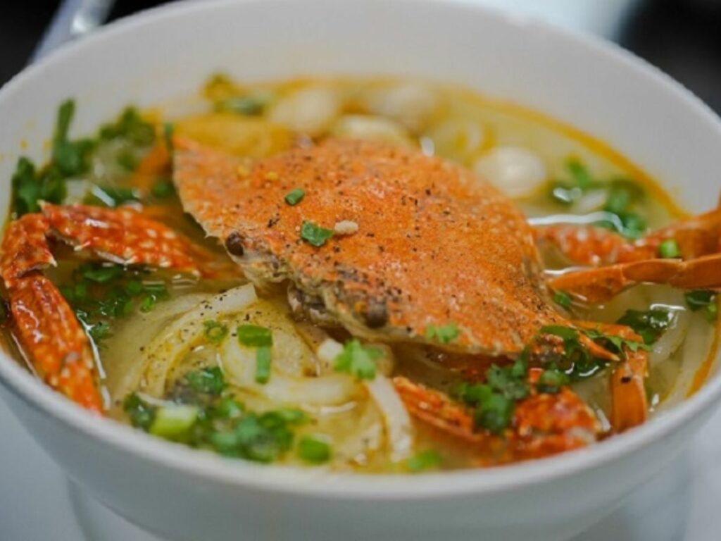 banh-canh-ram-va-ghe-hai-cang  
