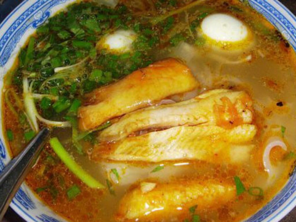 banh-canh-ca-loc-yen-nguyen-hoang  
