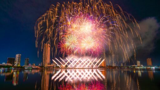 Top 7 địa điểm xem pháo hoa Đà Nẵng 2025 “đỉnh nóc kịch trần”