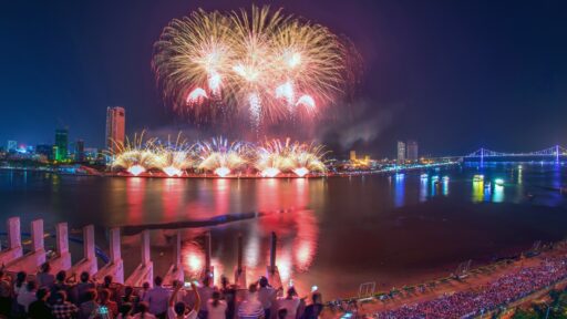 Bước vào thế giới AR tại Pháo hoa Đà Nẵng: Hơn cả một màn trình diễn