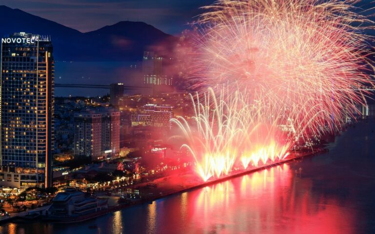 DIFF 2025: Mỗi đêm pháo hoa, một thế giới AR diệu kỳ