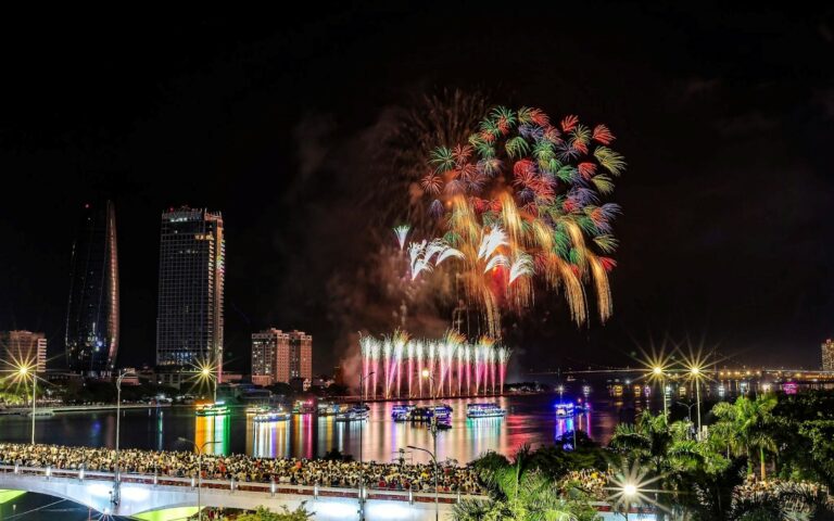 Chuyên gia pháo hoa thế giới: “Chúng ta cần những nhà đầu tư như Sun Group”