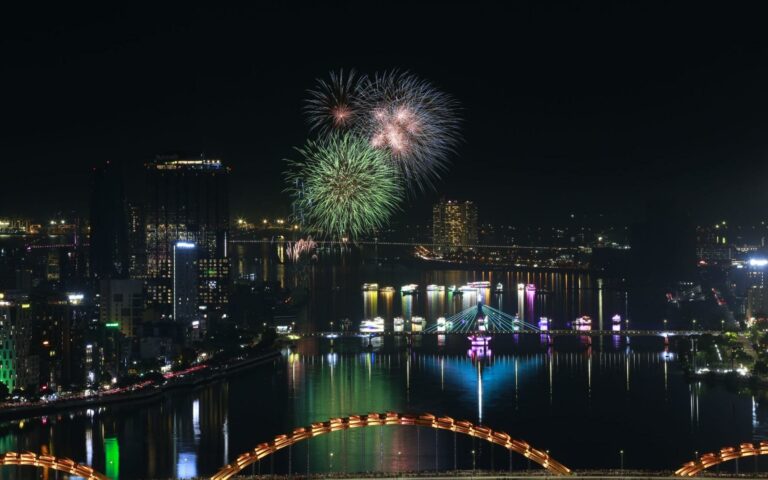 Chung kết DIFF 2025: Sông Hàn bùng nổ với màn pháo hoa đỉnh cao của nhà vô địch Trung Quốc