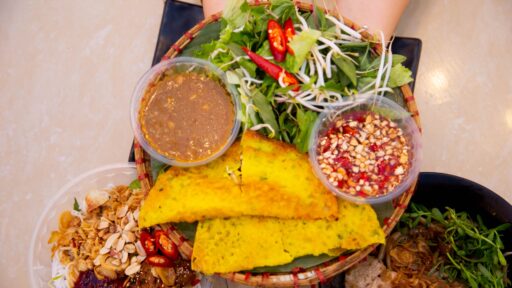 Top places to eat crispy Vietnamese pancakes in Da Nang