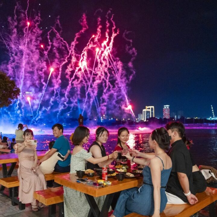 Top quán ăn ngon Đà Nẵng gần sông Hàn đáng thử nhất