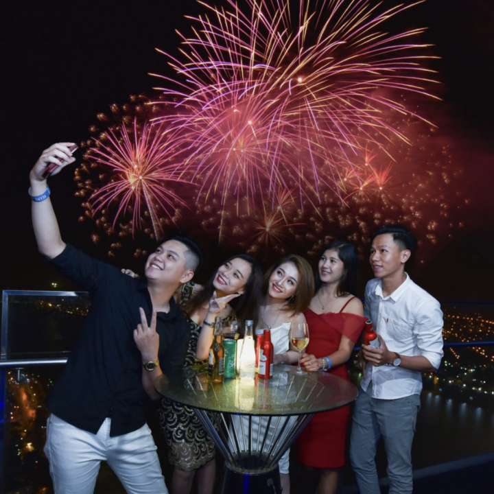 Super chill Han River view coffee spots in Da Nang to watch DIFF Fireworks