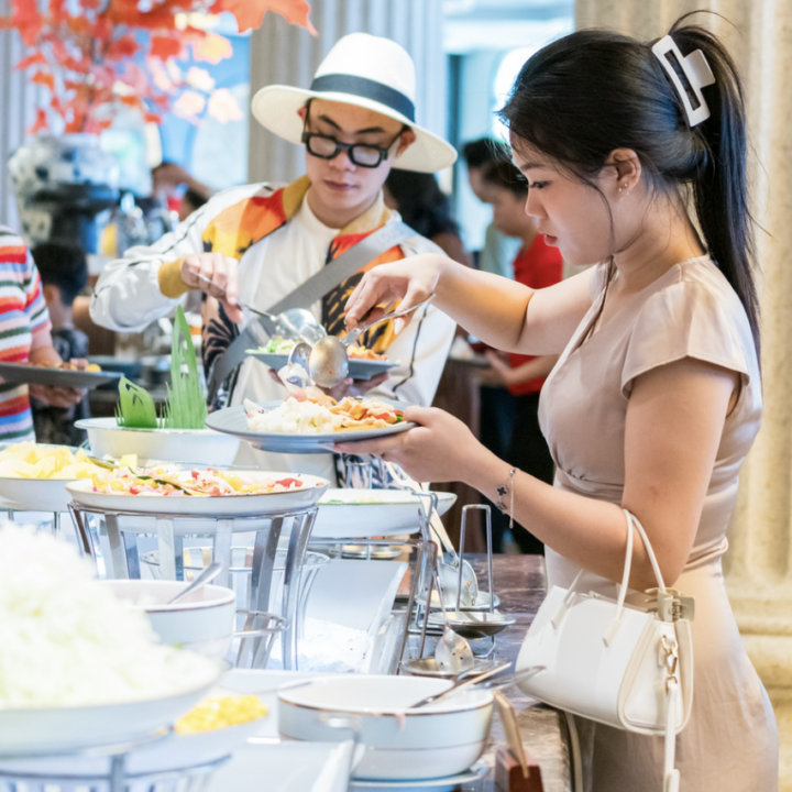 Ba Na Hills buffet experience: Top restaurants and updated offers