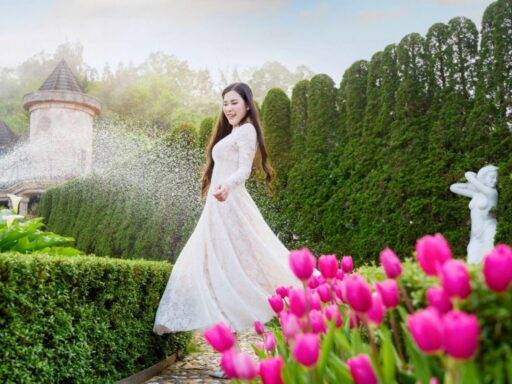 What to wear at Ba Na Hills for photos like travel bloggers