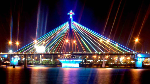 Han River Bridge Da Nang: Rotation schedule & the best viewing spots
